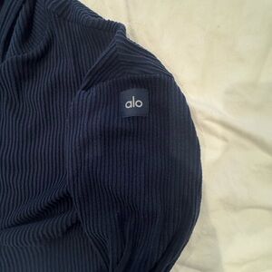 ALO Yoga Dark Blue Ribbed Sweatshirt